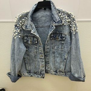 Jean jacket with pearls